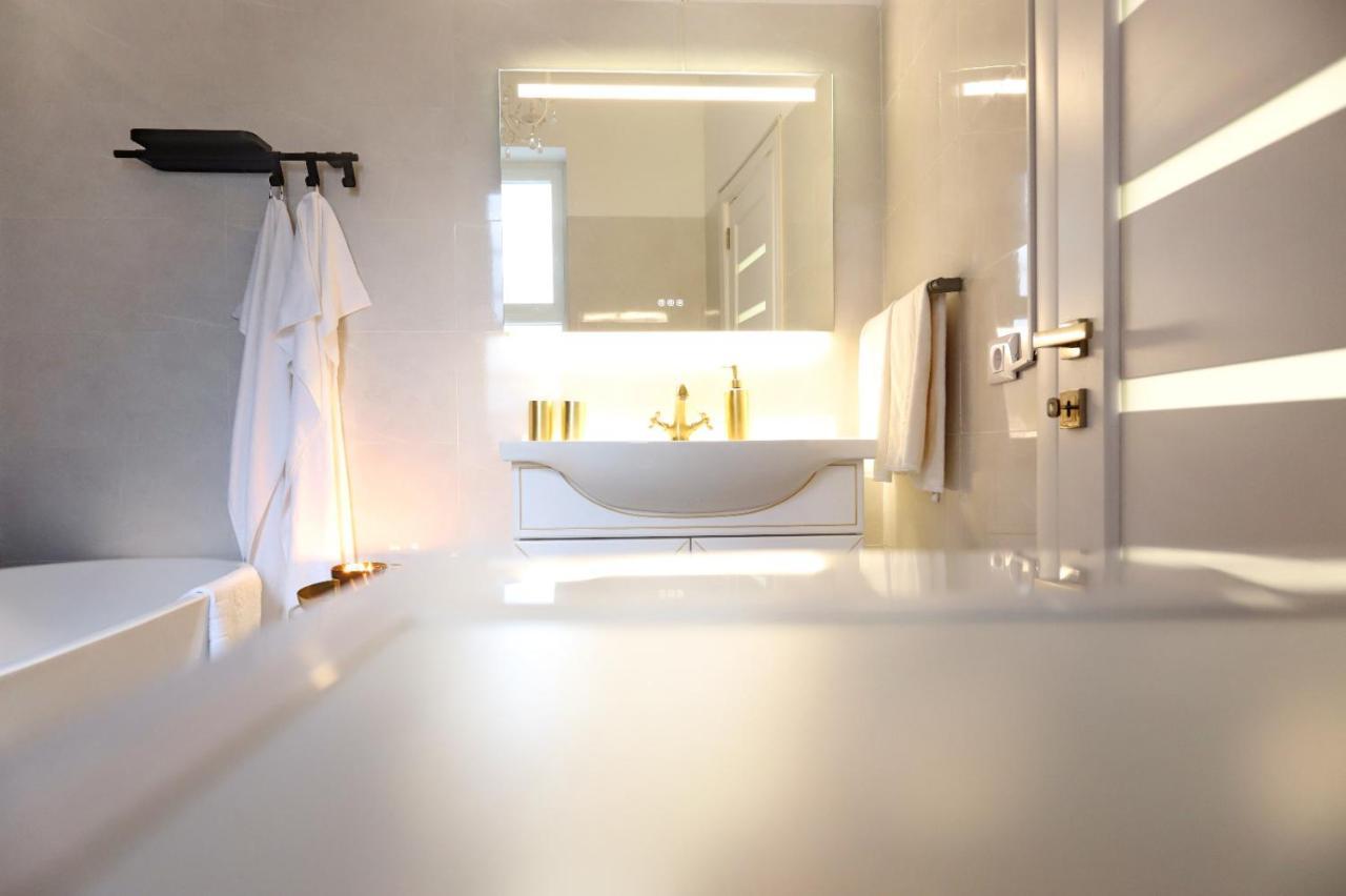 Central Luxury Apartments 拉迪亚 外观 照片
